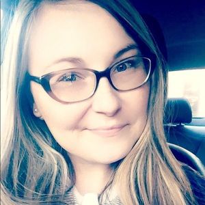 Meet your Posher, Lacey